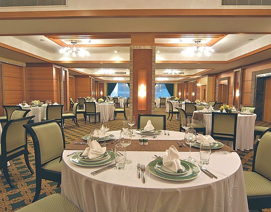Wiseman Grand Hotel Doha Extérieur photo The ballroom