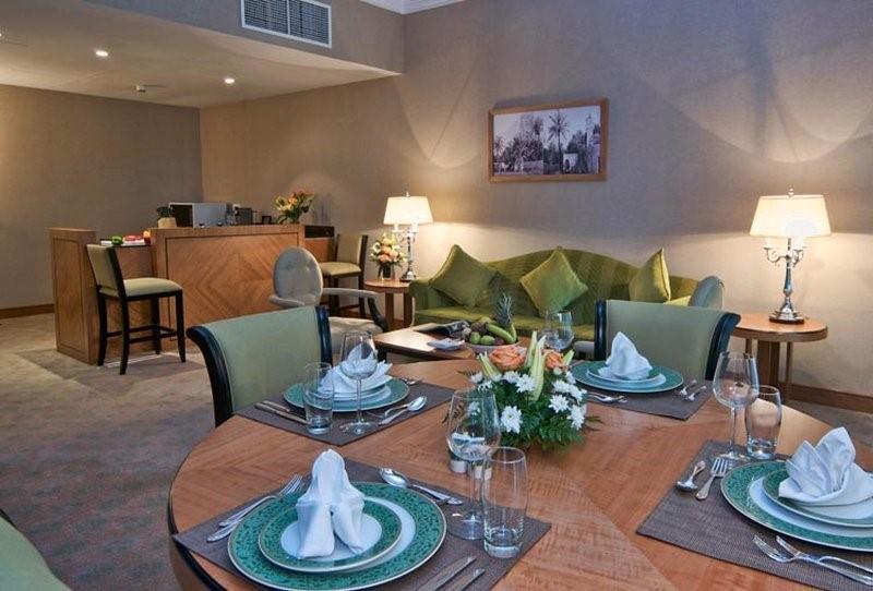 Wiseman Grand Hotel Doha Intérieur photo A suite at the hotel