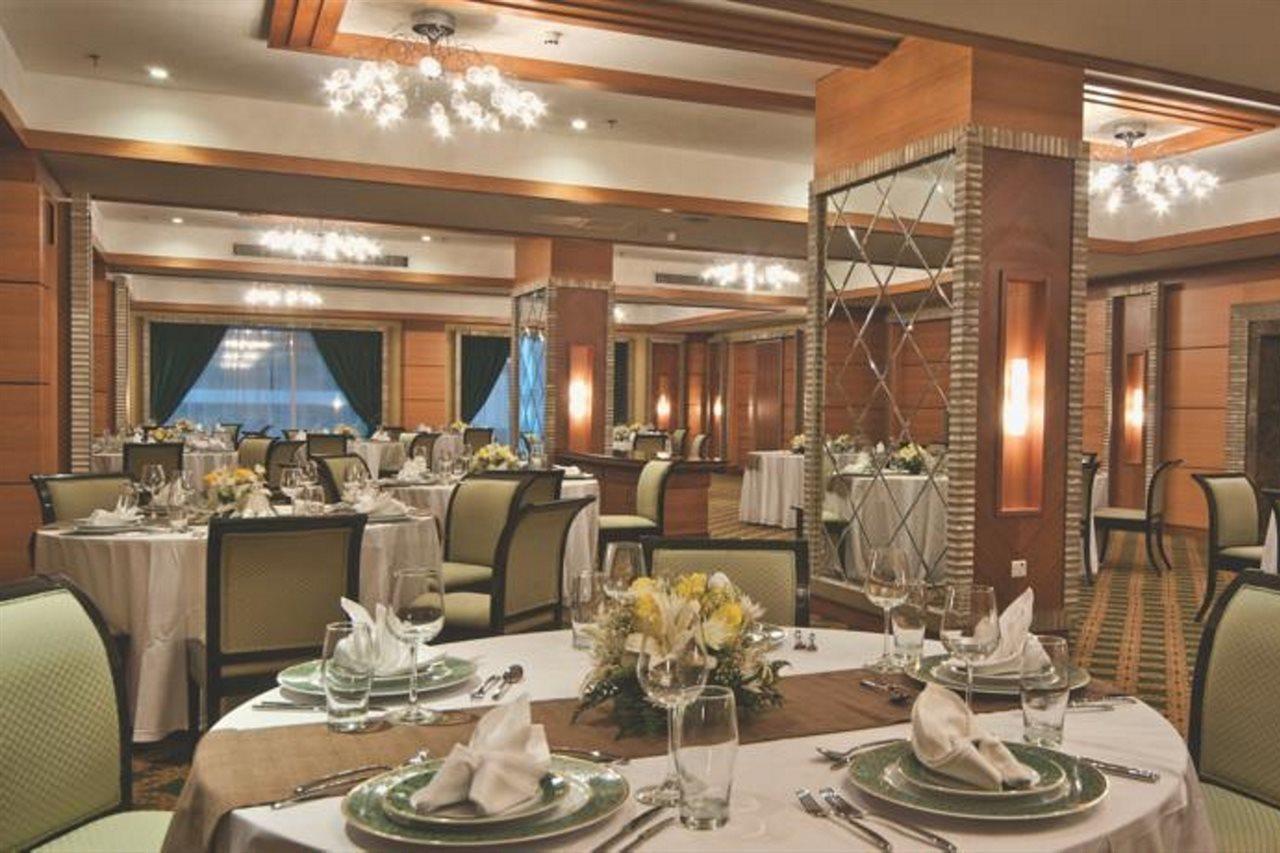 Wiseman Grand Hotel Doha Extérieur photo The ballroom
