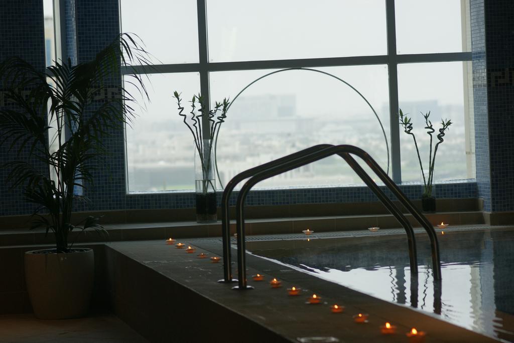 Wiseman Grand Hotel Doha Extérieur photo The pool at the 57th floor