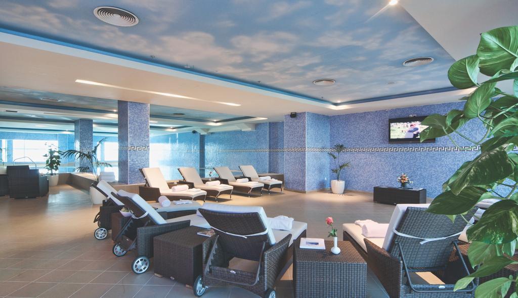 Wiseman Grand Hotel Doha Extérieur photo The spa at the Grand Hotel